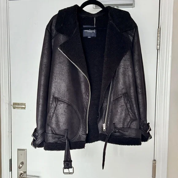 Black Sherpa Aviator Jacket | American Eagle Outfitters | LG - Picture 2 of 5